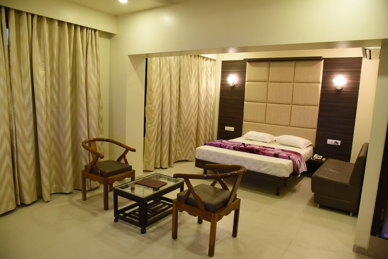 فندق Kalyānفي  K D Residency المظهر الخارجي الصورة