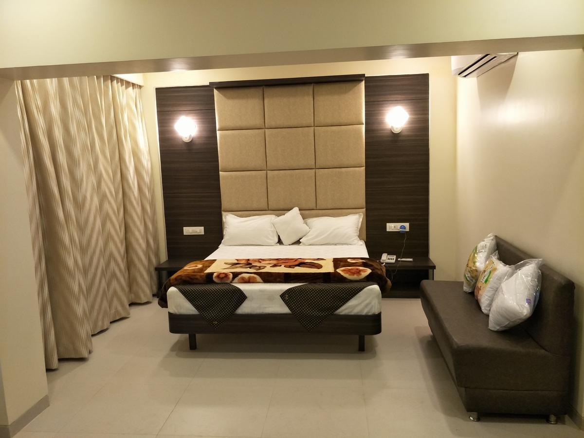 فندق Kalyānفي  K D Residency المظهر الخارجي الصورة